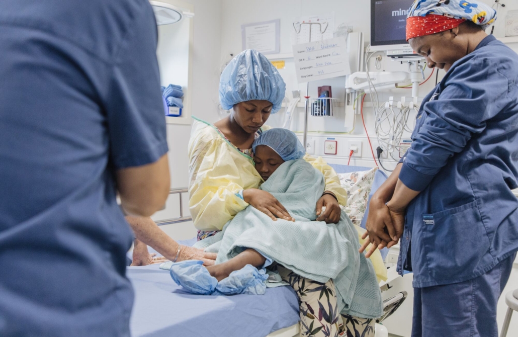 SLG241125_ABUBAKARR_SLG09823_BEFORE_PRAYER_MVP002_HI-MID